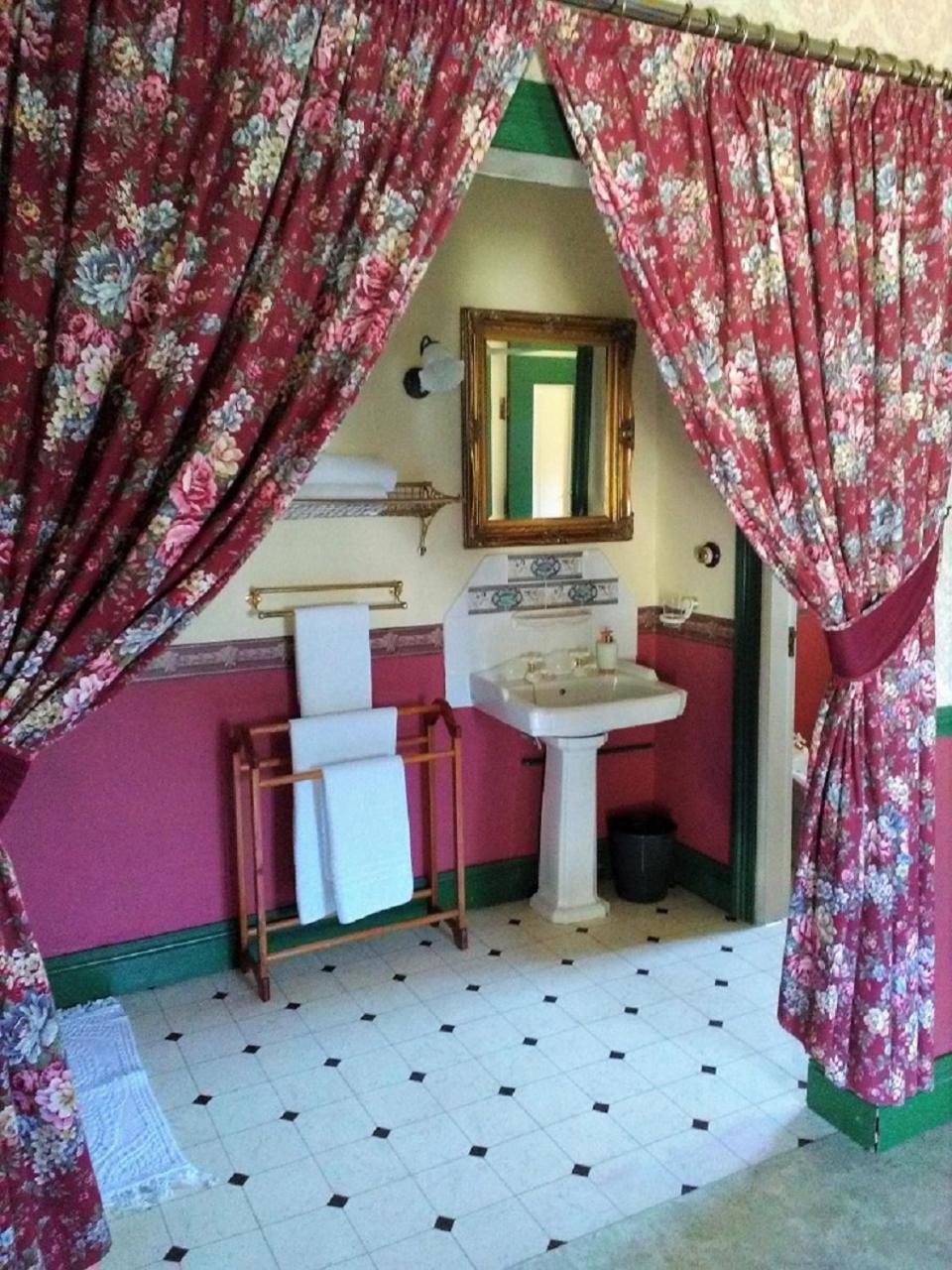 A Pilgrims Rest Hotel Graskop Bagian luar foto